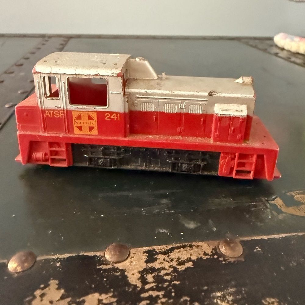 Vintage TYCO A.T.& S.F. DIESEL SWITCHER As is not tested